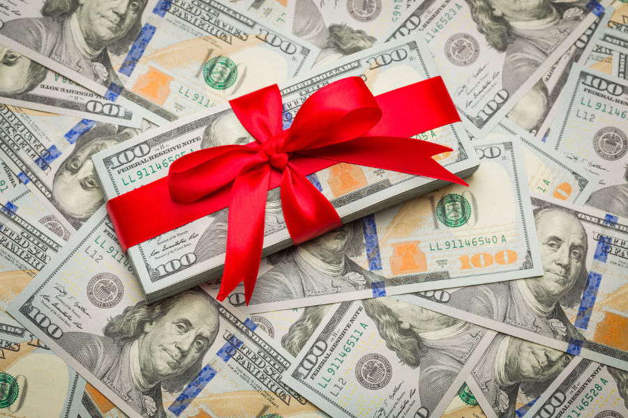 What You Need to Know Before Gifting Money to Family Savant Wealth