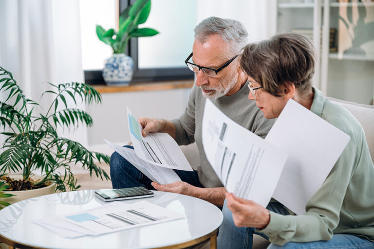 retirement confidence, financial stressors