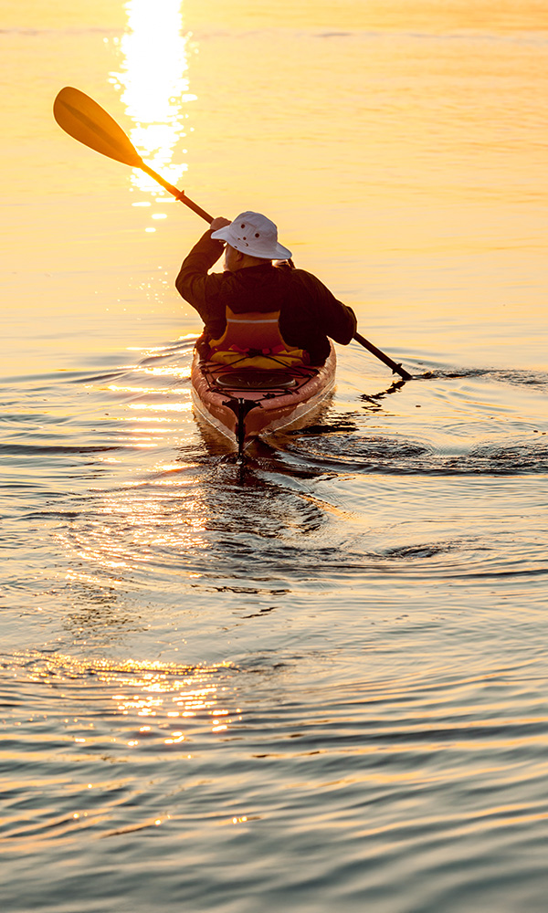 HCWeHelp_kayak_600x1000